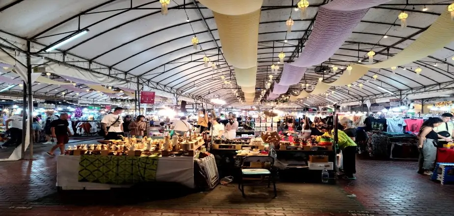 Anusarn-Market