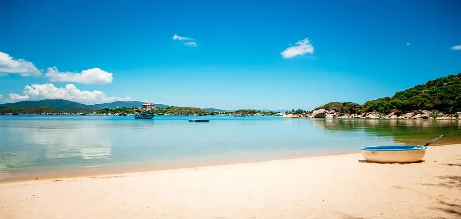 Beaches-In-Nha-Trang-Vietnam