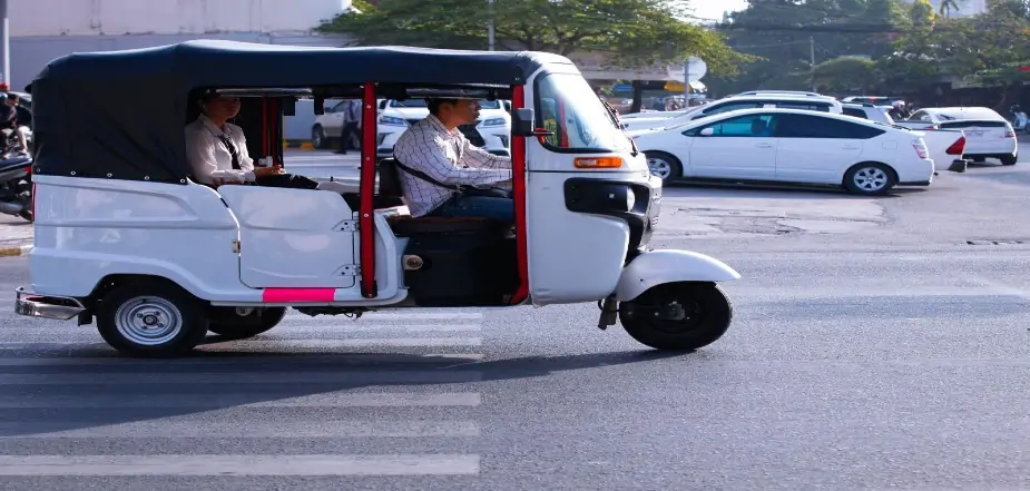 Tuk-Tuk-Transport-Angkor-Wat-Cambodia