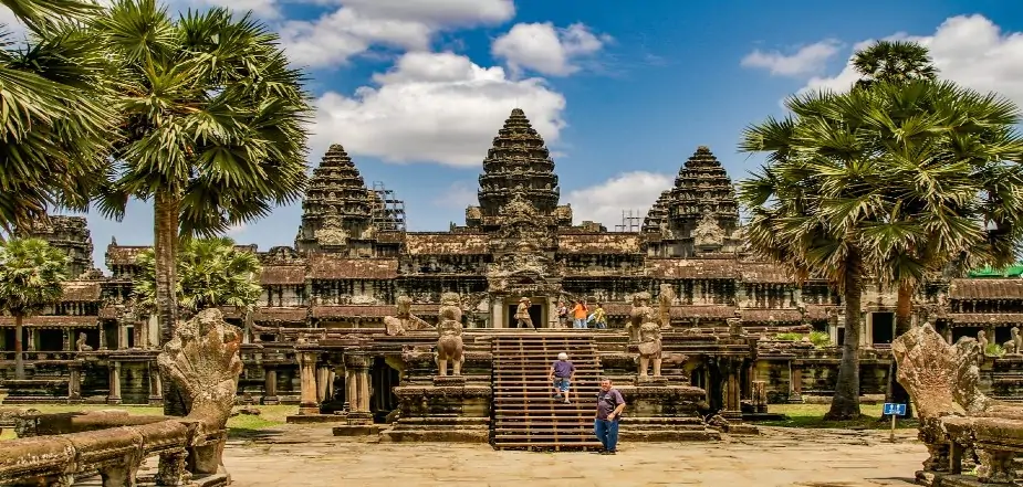 Visiting-Angkor-Wat-Temple-Cambodia