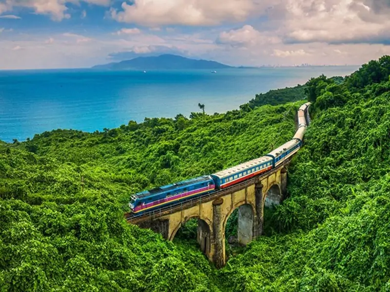 <span>Day 6</span>Train through Hai Van Pass – Danang – Afternoon visit Hoi An Town(B,L,D)