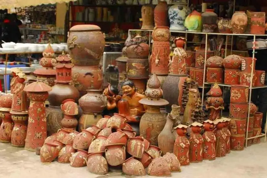 Visit famous ceramic village of Bat Trang