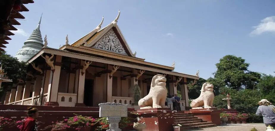 Visiting Wat Phnom