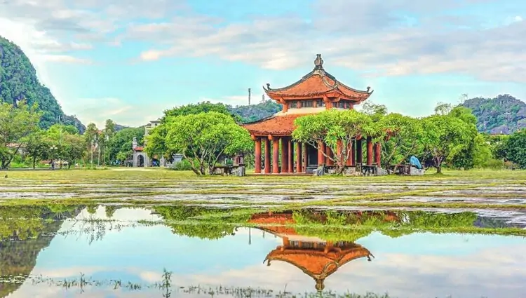 Hoa Lu Ancient Capital and Van Long Ecotourism Site