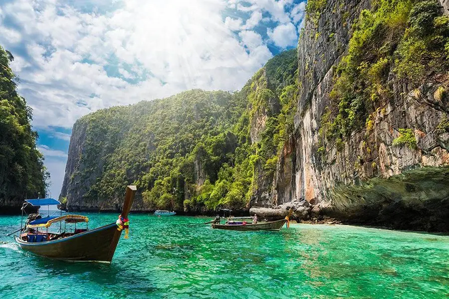 Experience the best of Phuket on a 4-day tour