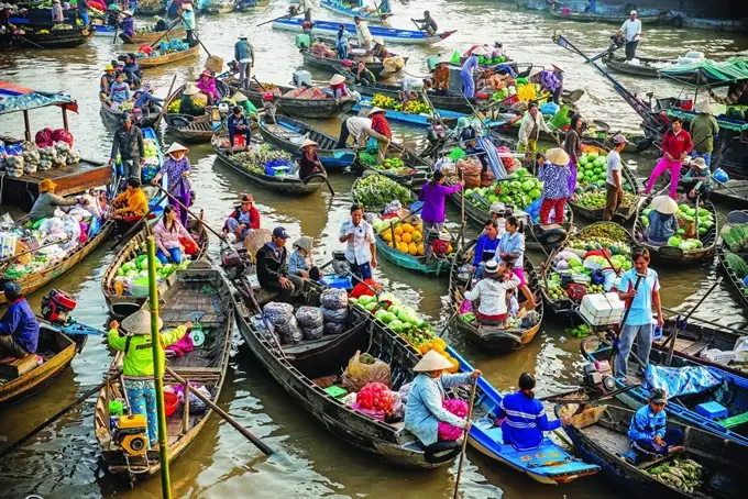 <span>Day 4</span> Cai Rang Floating Market - Ho Chi Minh city 