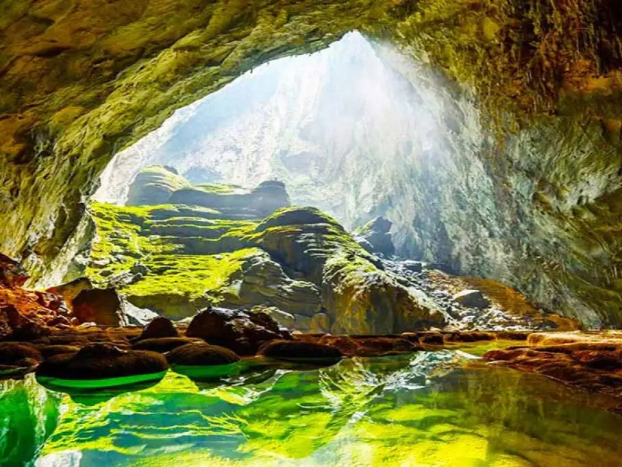 <span>Day 4</span> La Vang Holy Land - Phong Nha Cave