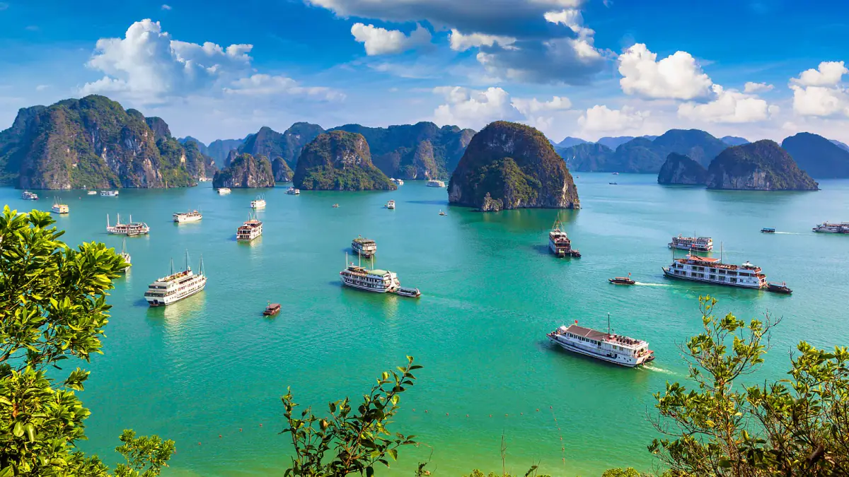 The Top 4 Best Ways To Tour Halong Bay That You Should Experience