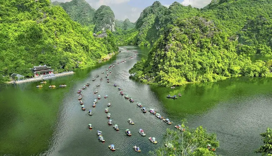 Top 4 Most Popular Ways To Travel From Halong Bay To Ninh Binh