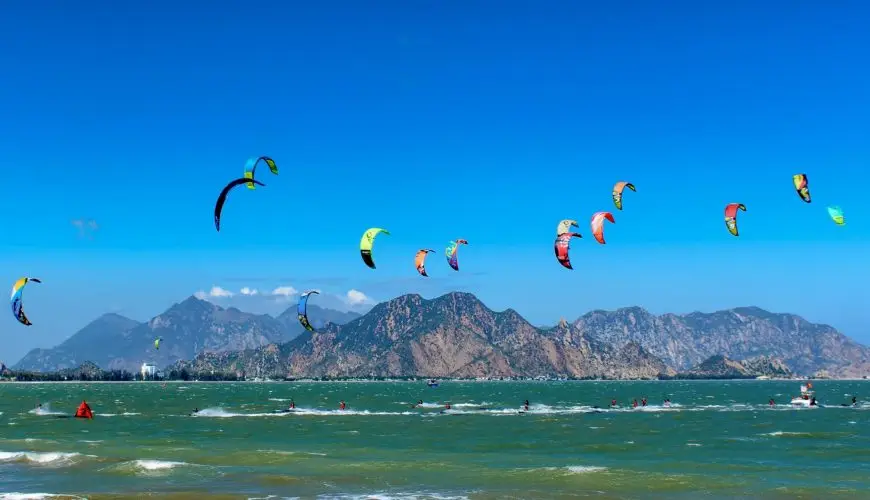 Explore The Top 3 Most Famous Schools For Kitesurfing In Mui Ne