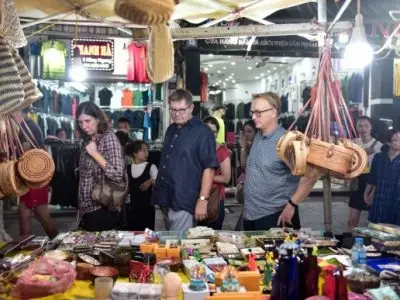 saigon night market