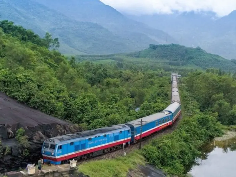 Vietnam train Hanoi to Hue