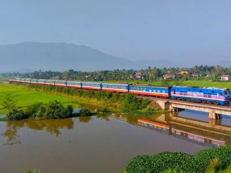 how many days to travel vietnam by train