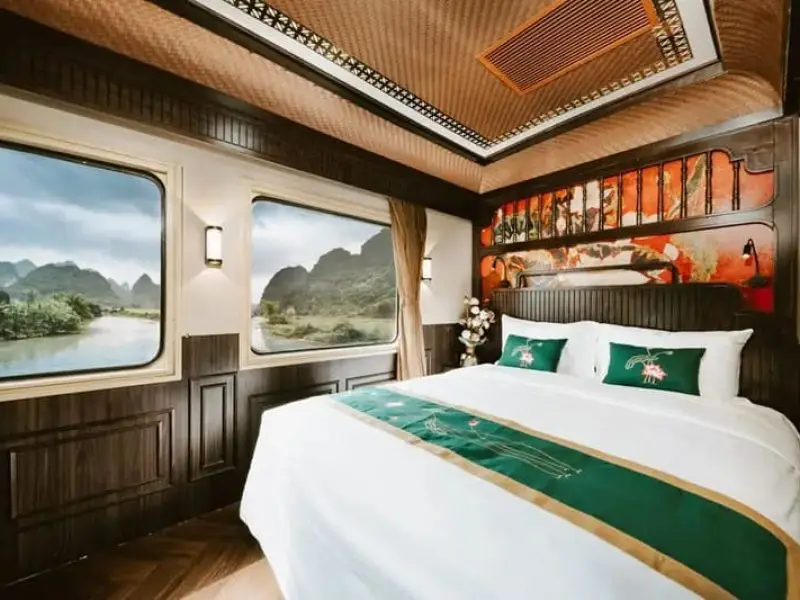 indochine style train