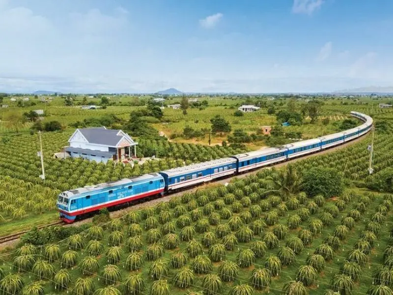 luxury train from hanoi to ho chi minh city