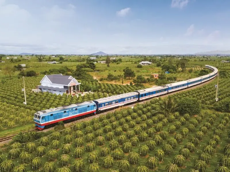 luxury train from ho chi minh to Danang