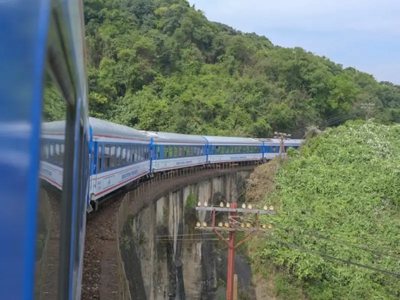 luxury train travel vietnam