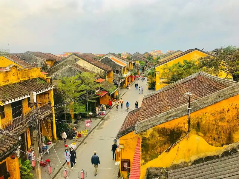 train from hue to hoi an Vietnam