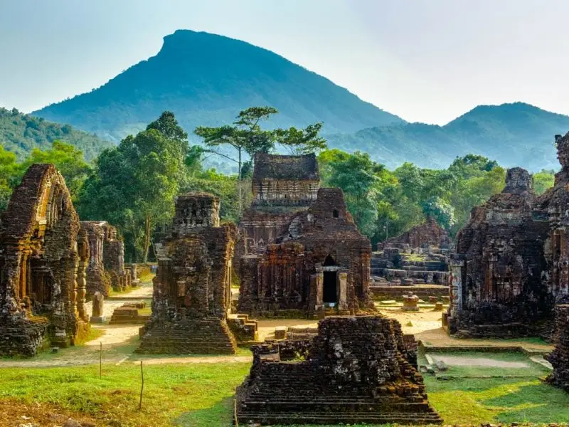 train from hue to hoi an Vietnam