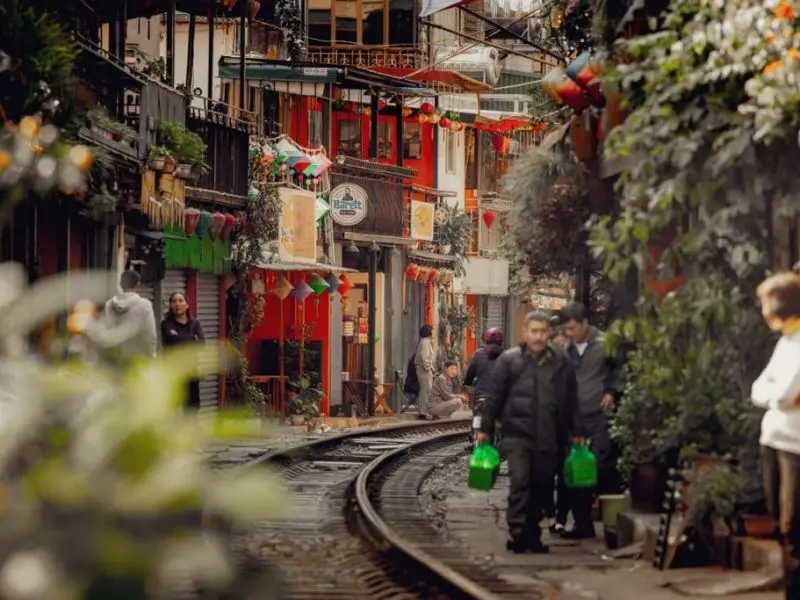 train street vietnam