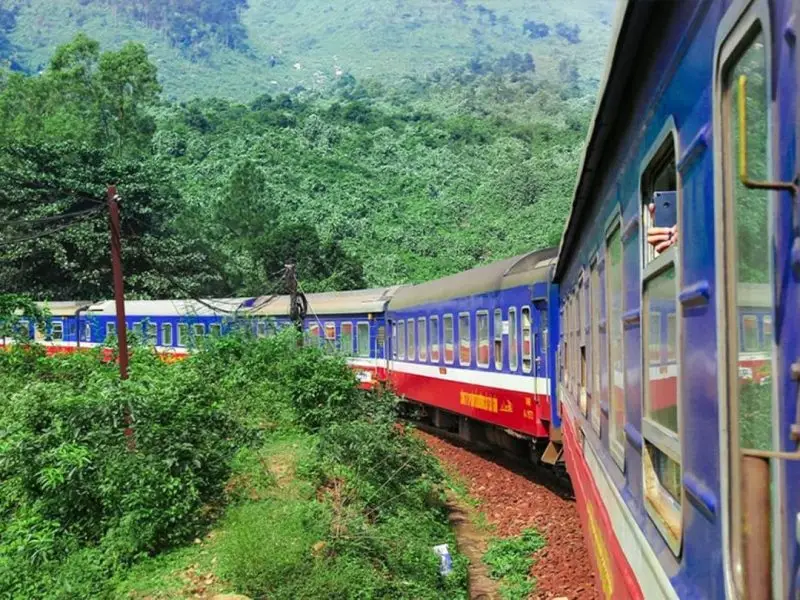 vietnam train to sapa